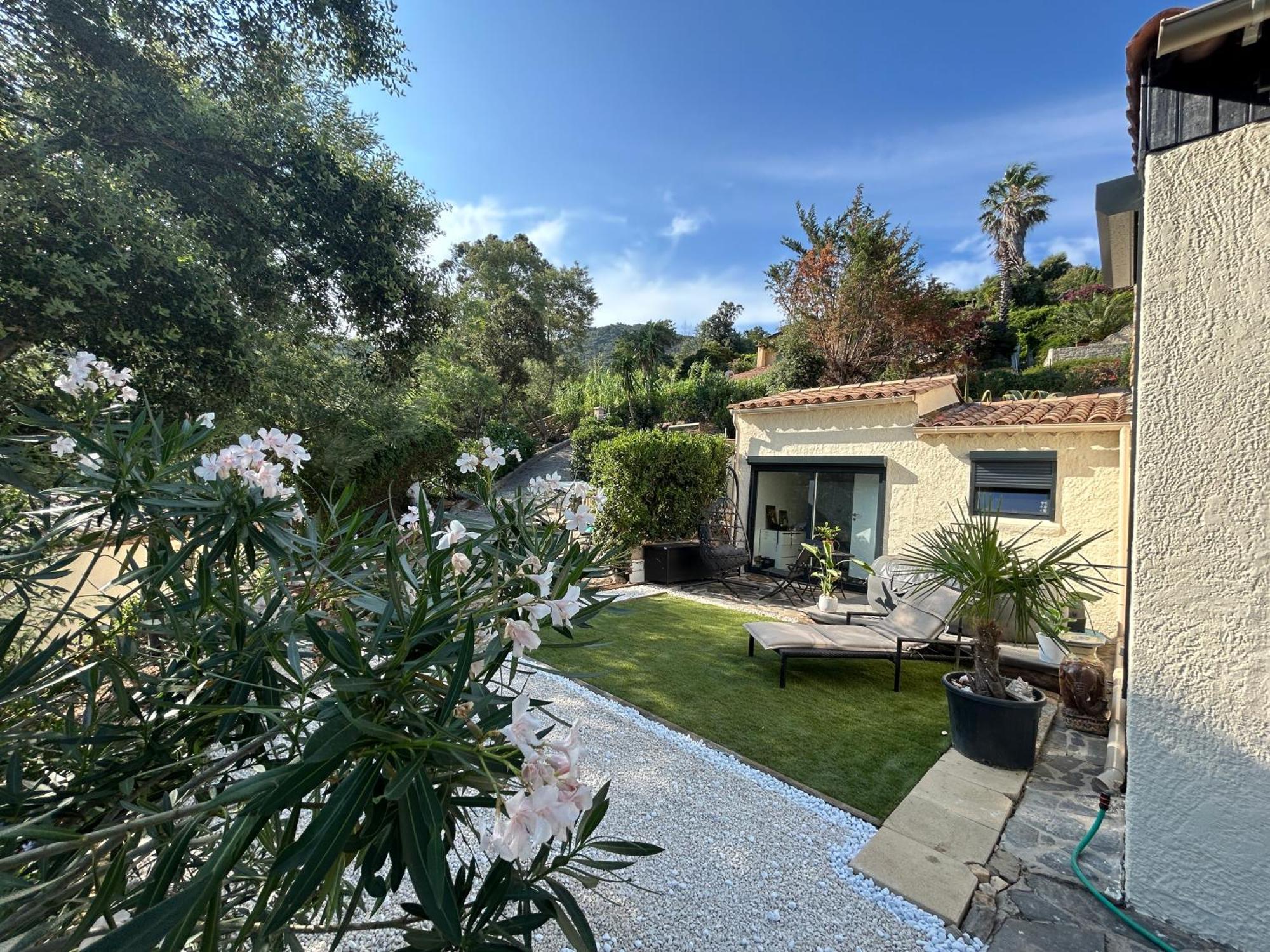 Belle Chambre Privee Avec Le Jardin Privatif Et Le Jacuzzi Cavalaire-sur-Mer Dış mekan fotoğraf