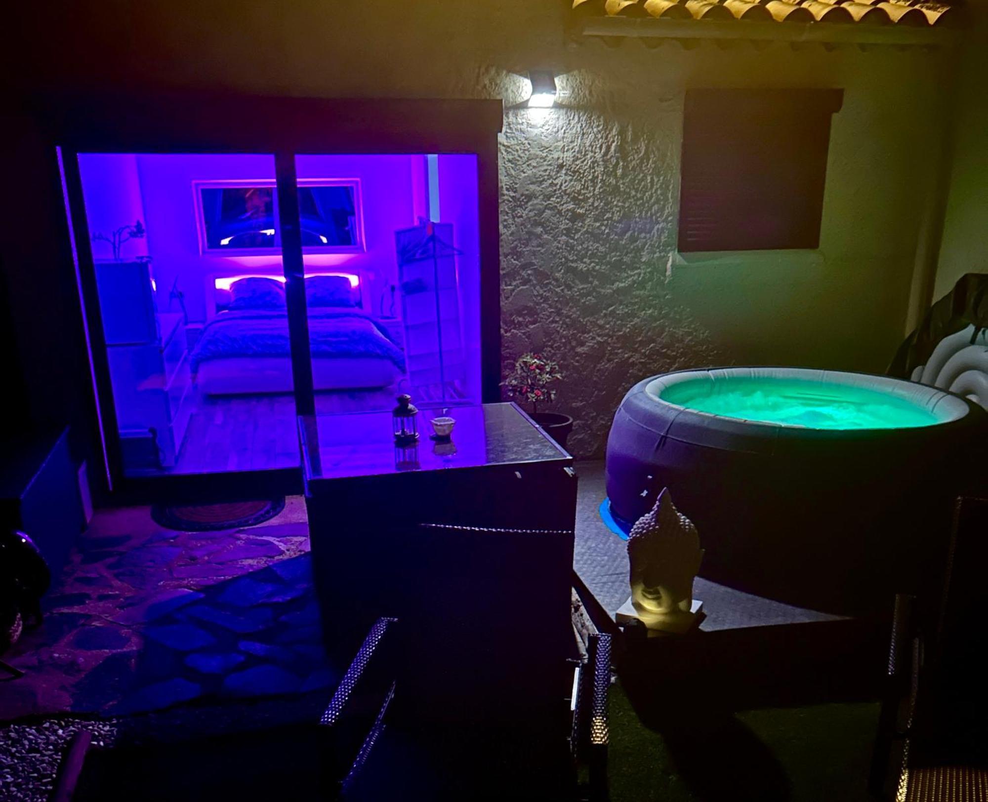 Belle Chambre Privee Avec Le Jardin Privatif Et Le Jacuzzi Cavalaire-sur-Mer Dış mekan fotoğraf